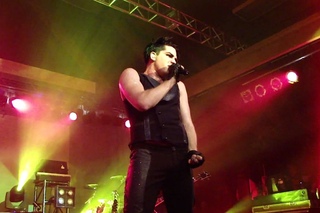 Adam Lambert - Mad World/Whole Lotta Love - Seattle, WA - 7/20/10 - Front row HQ (2)