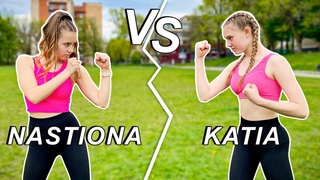 Гимнастика - соревнование для двоих.  Nastiona VS Katia Уличная  ГИМНАСТИКА  Challenge!