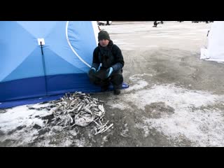 ПОПАЛ НА РАЗДАЧУ! Зимняя рыбалка в Приморском крае.