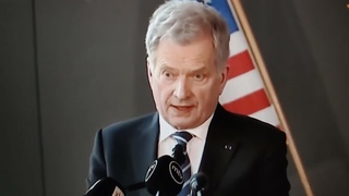 “Polsko a Finsko vyskakují z klína jednotné EU“. Polsko nechce euro, Finsko nezmění rozchod kolejí.
