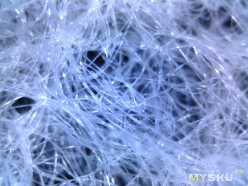 Волокна ваты под микроскопом. Лен под микроскопом. Волокна ваты и пузырьки воздуха под микроскопом. Волокна ваты под микроскопом 150 600. Волокно ваты в микроскопе.