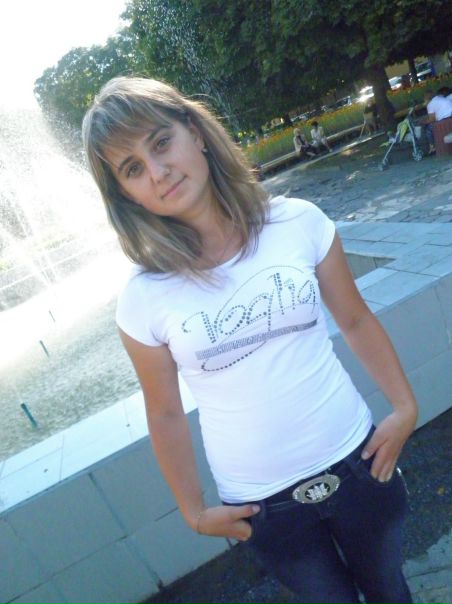 №10, Лєна Ємець №10, Лєна Ємець