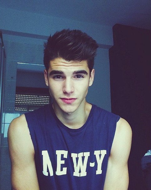 Денис Манахов