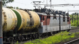 Электровоз ВЛ80с-1721 с коробочками полувагонов