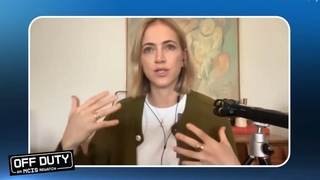 Emily Wickersham : Ellie Bishop and a present from Gibbs