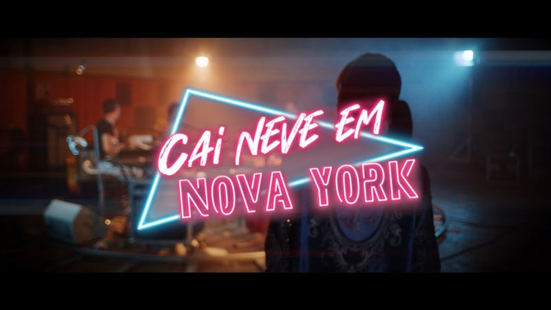 Amor Electro, Cai neve em Nova York Official